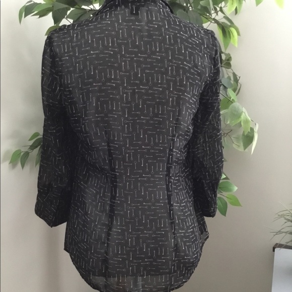 Banana Republic Sheer Button Down - Picture 4 of 10